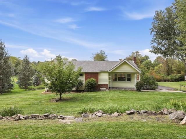 House for sale in Baldwin Place, New York