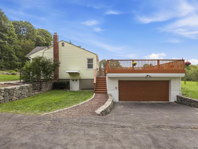House for sale in Baldwin Place, New York