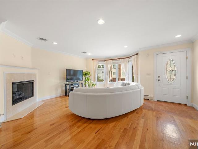 Condo for sale in Cliffside Park, New Jersey