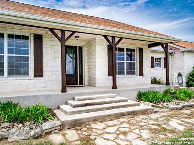 House for sale in Bandera