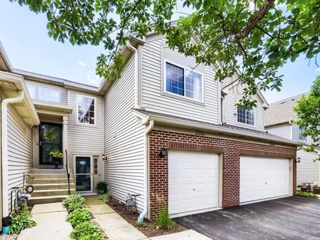 Townhouse for sale in South Elgin, Illinois