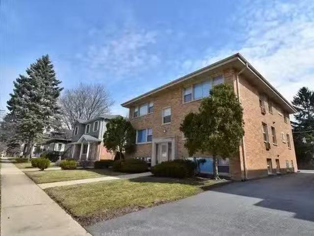 House for rent in Arlington Heights