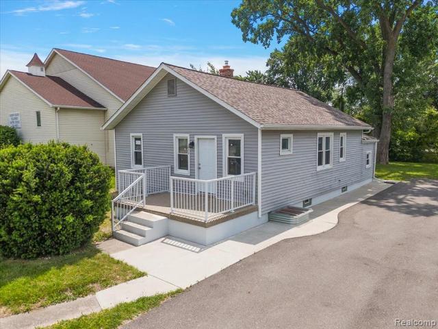 House for sale in Madison Heights