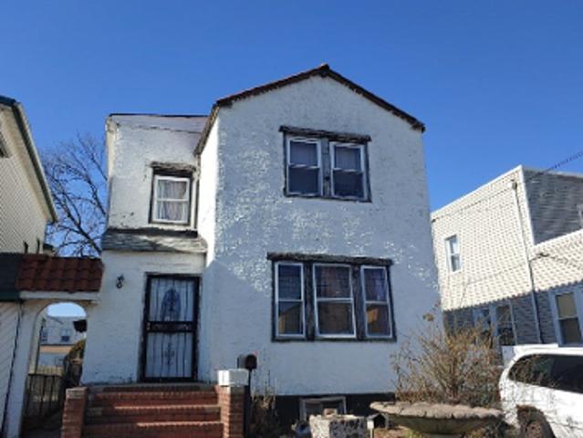 House for sale in Queens, Arverne