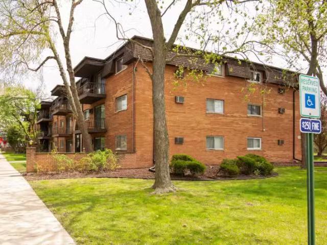 Condo for sale in Bedford Park