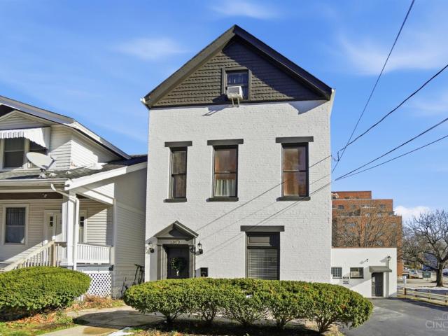 House for sale in Walnut Hills, Roselawn