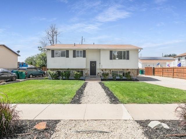 House for sale in Clearfield, Utah