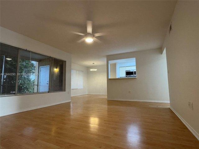 Condo for sale in Oakland Park, Florida