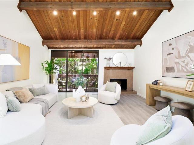 Townhouse for sale in San Mateo, California