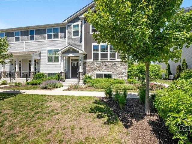 Townhouse for sale in South Elgin, Illinois