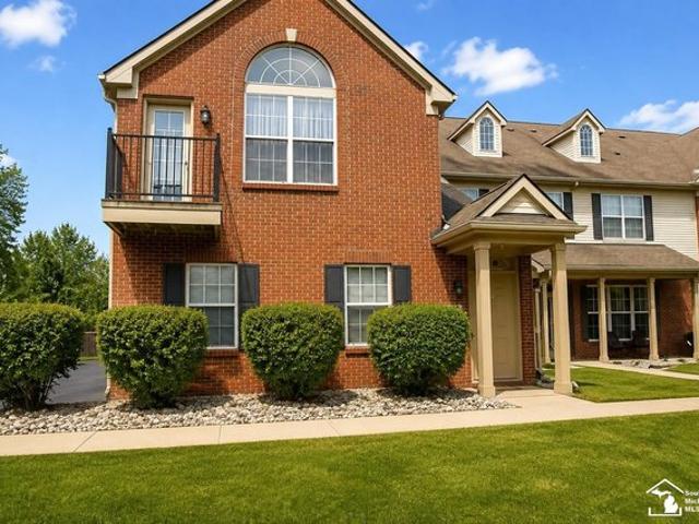 Condo for sale in Woodhaven, Michigan