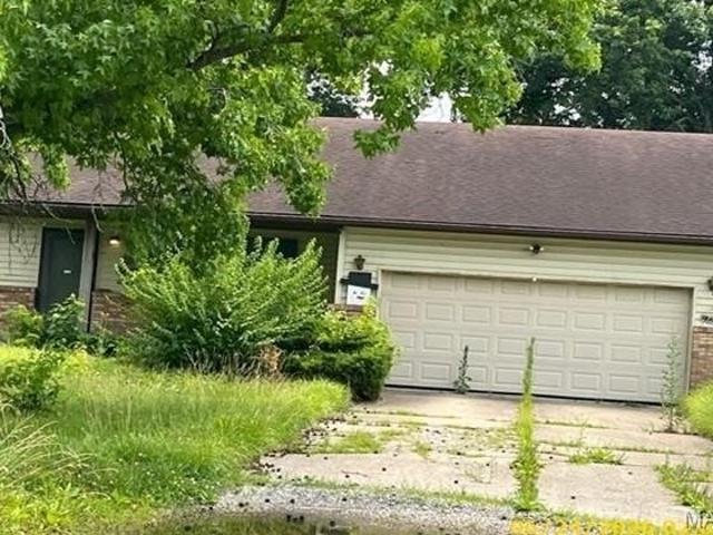 House for sale in East Saint Louis, Illinois