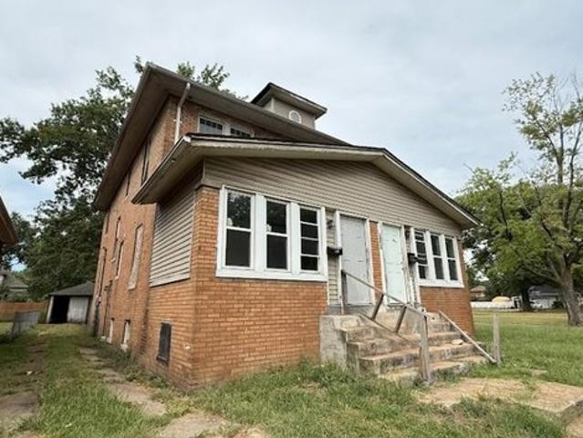 House for sale in East Saint Louis, Illinois