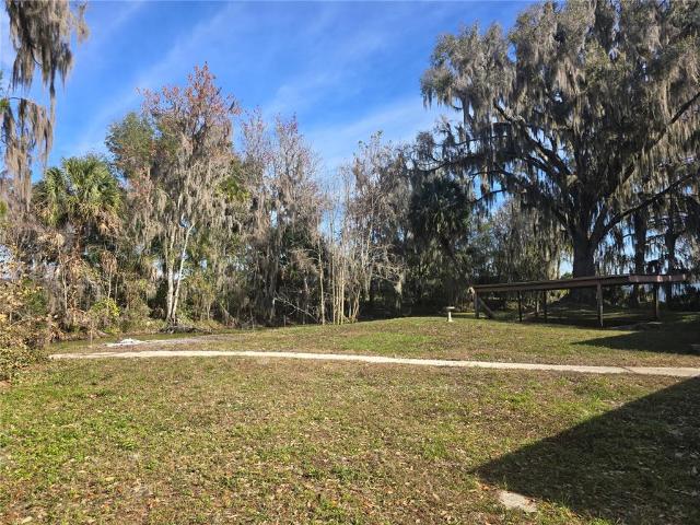 House for sale in Lake Panasoffkee, Florida
