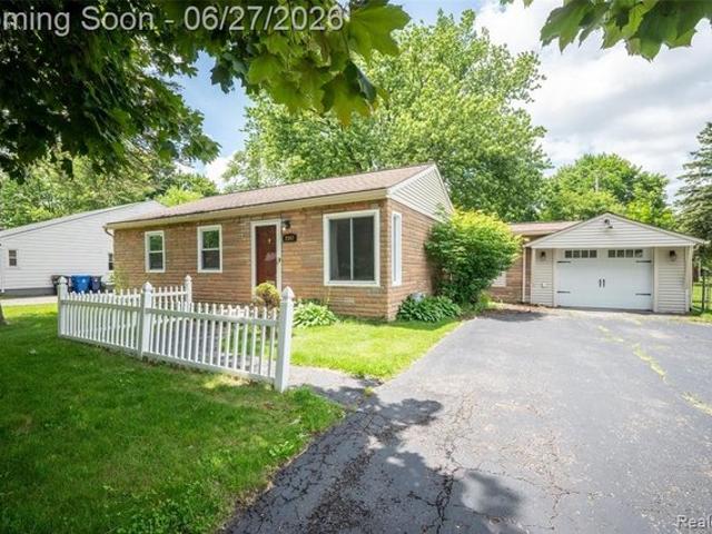 House for sale in Waterford, Michigan