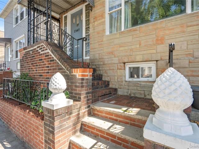 House for sale in Queens, Arverne