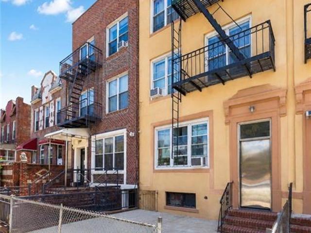 Commercial for sale in Arverne, New York