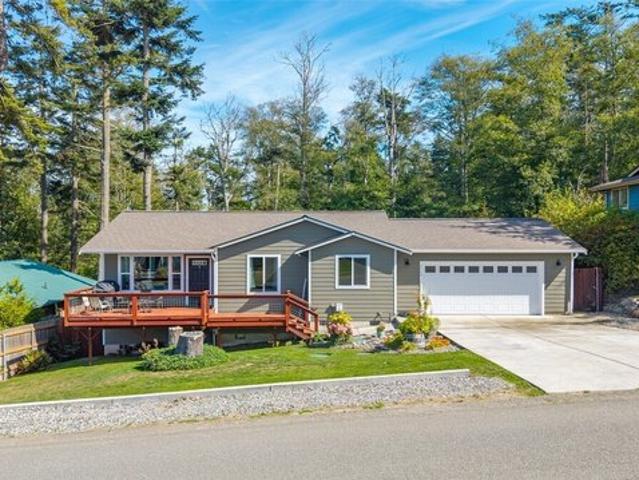 House for sale in Oak Harbor, Washington