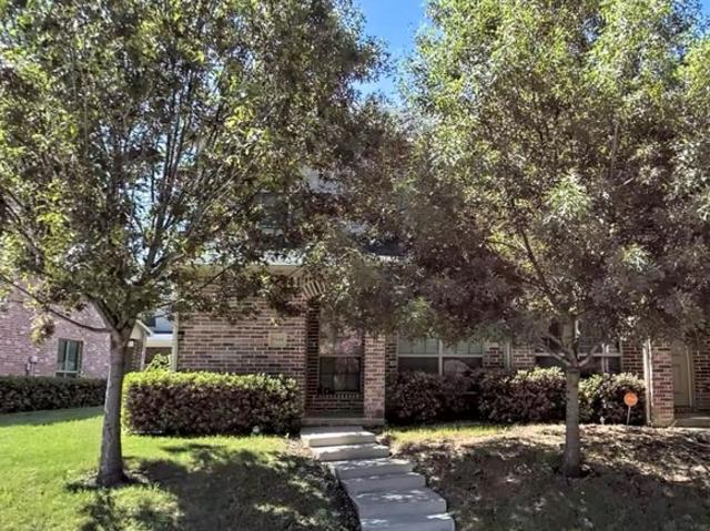 Townhouse for sale in Grand Prairie, Texas