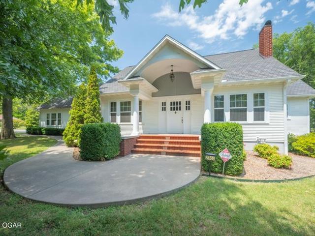 House for sale in Carthage, Missouri