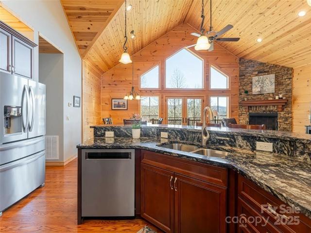 House for sale in Zirconia