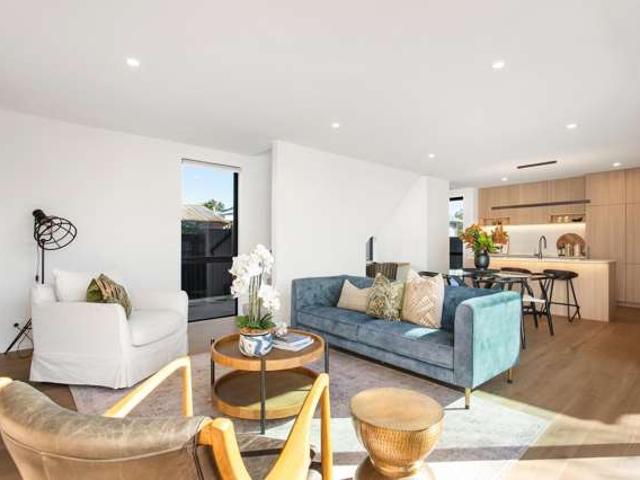 Townhouse for sale in Saint Albans, Canterbury