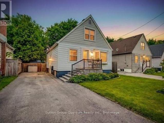 House for sale in Ancaster, Ontario