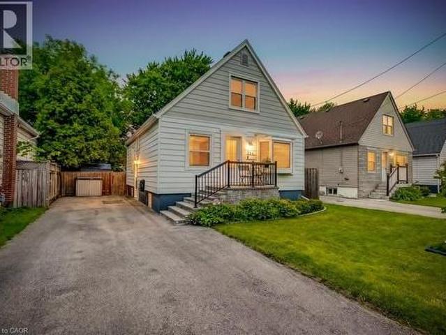 House for sale in Ancaster, Ontario