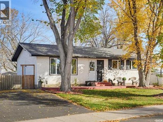 House for sale in Pacific Heights, Saskatoon
