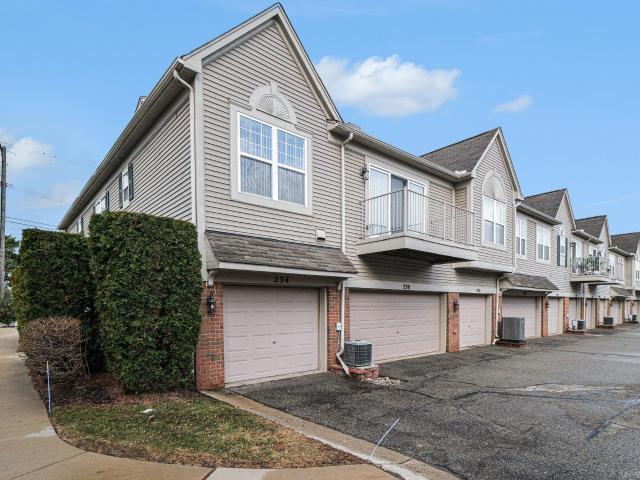 Condo for sale in Wixom, Michigan