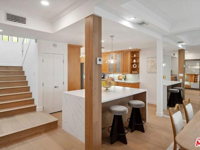 Condo for sale in Beverly Hills