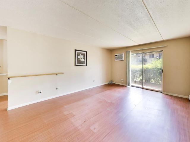 Condo for sale in Glendale Heights, Illinois