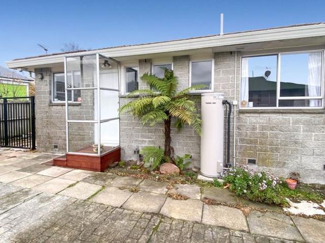 Apartment for rent in Waltham, Linwood-Central-Heathcote Community