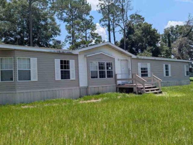 House for sale in Suwannee, Florida