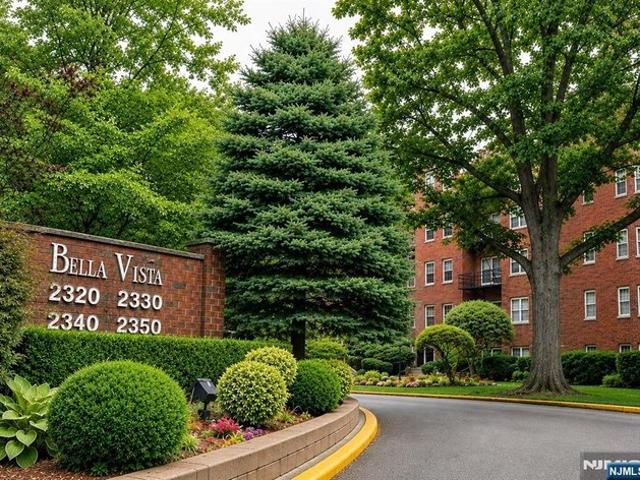 Condo for sale in Fort Lee, New Jersey