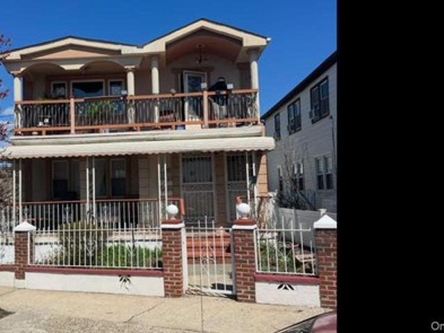 House for sale in Queens, Arverne