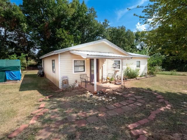 House for sale in Tecumseh, Pottawatomie County
