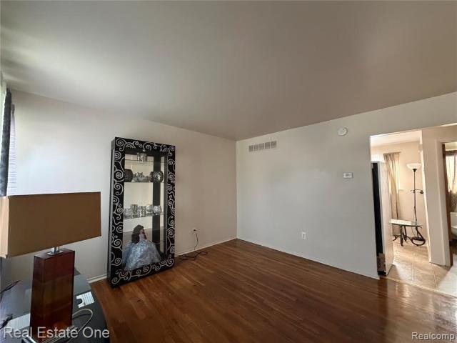 Condo for sale in Taylor, Michigan