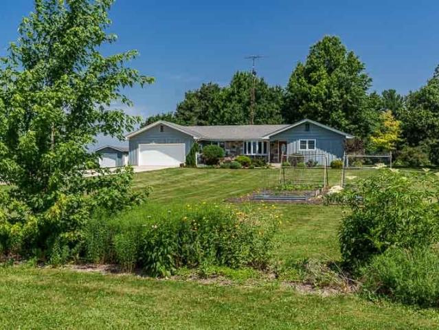 House for sale in Mchenry, Illinois