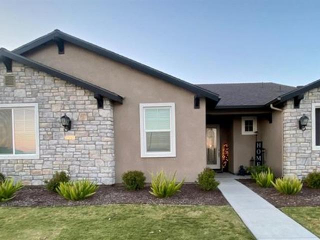House for sale in Kingsburg, California