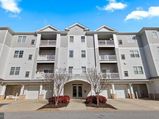 Condo for sale in California, Maryland