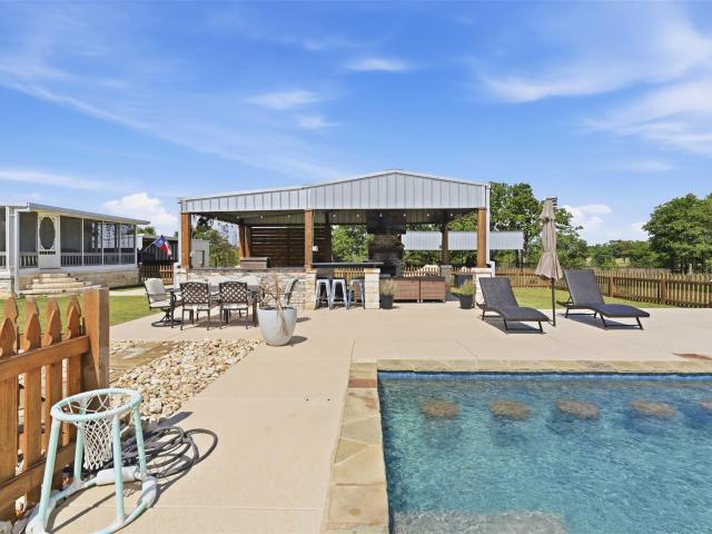 House for sale in Milam, Texas