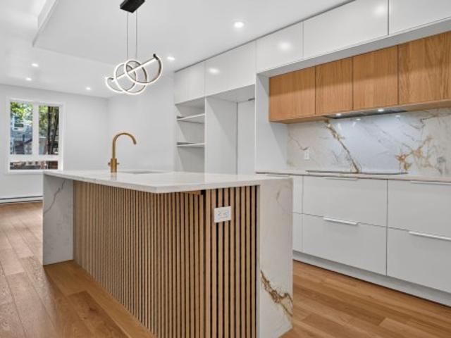 Property for sale in Ville-Marie, Montréal
