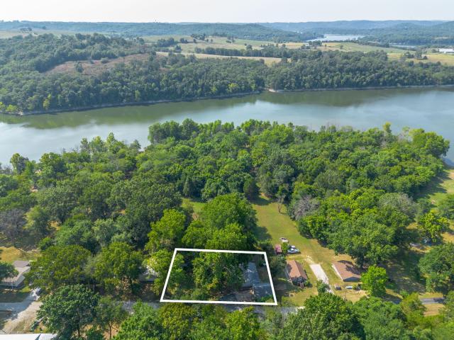 House for sale in Stone, Missouri