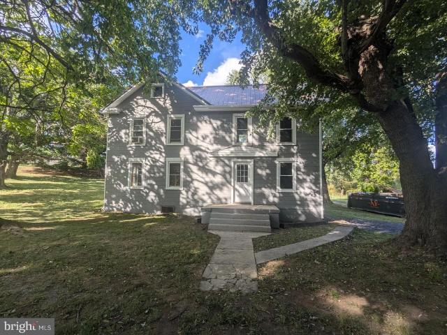 House for sale in Hedgesville, West Virginia