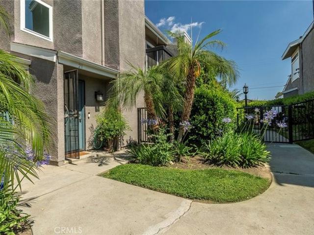Townhouse for sale in Canoga Park, California