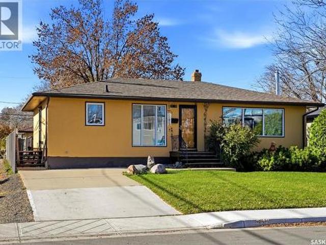 House for sale in Assiniboia Place, Regina