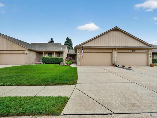 Condo for sale in Clinton Township, Michigan
