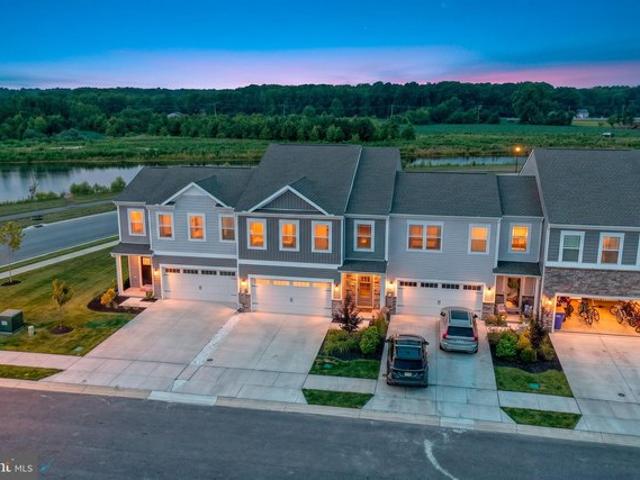 Townhouse for sale in Delaware