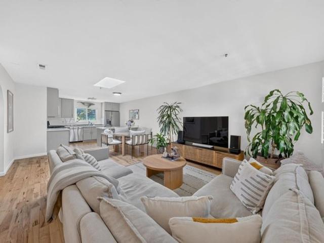 Condo for sale in San Mateo, California